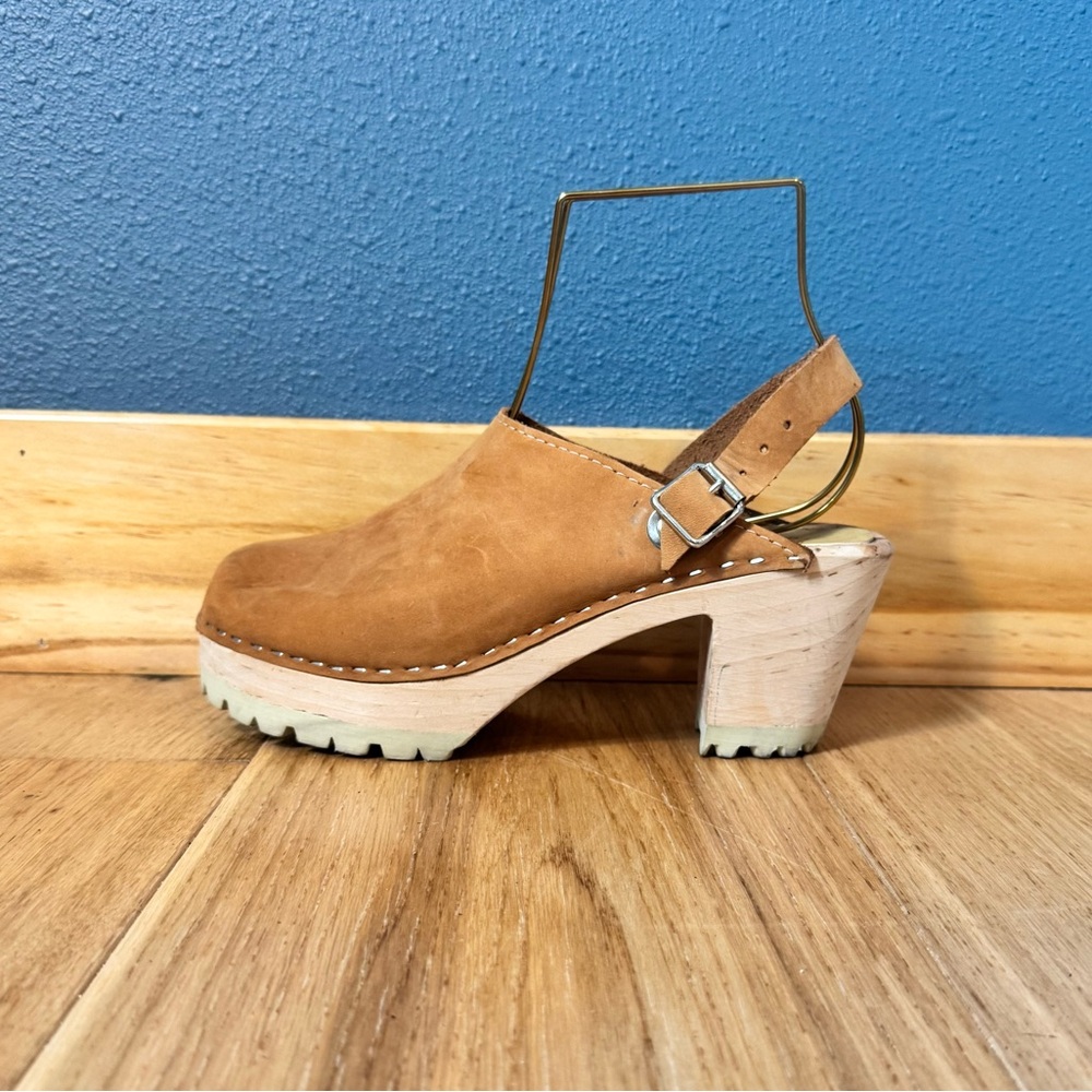 Lotta’s Swedish Tan Heeled Tractor Sole Clogs Size 39/US8.5
